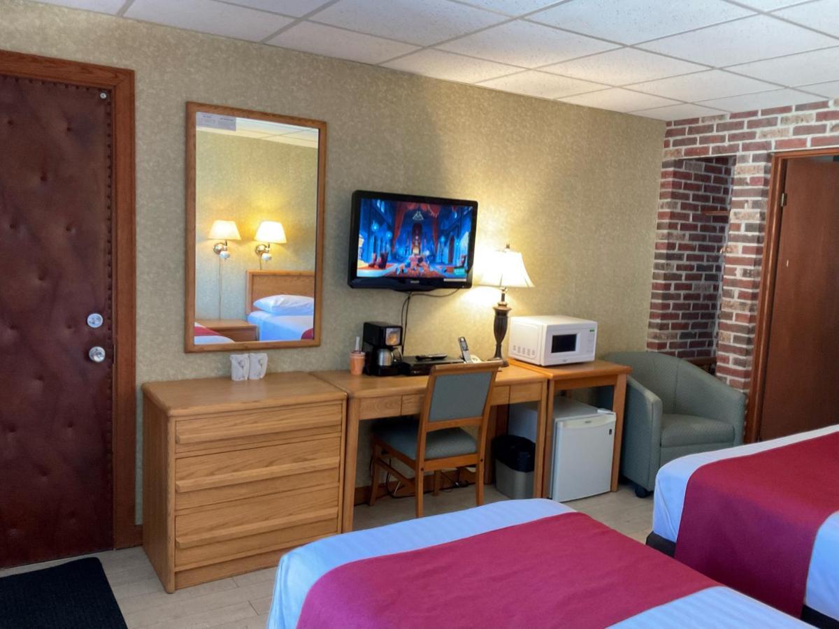 שרברוק Motel & Hotel La Paysanne מראה חיצוני תמונה