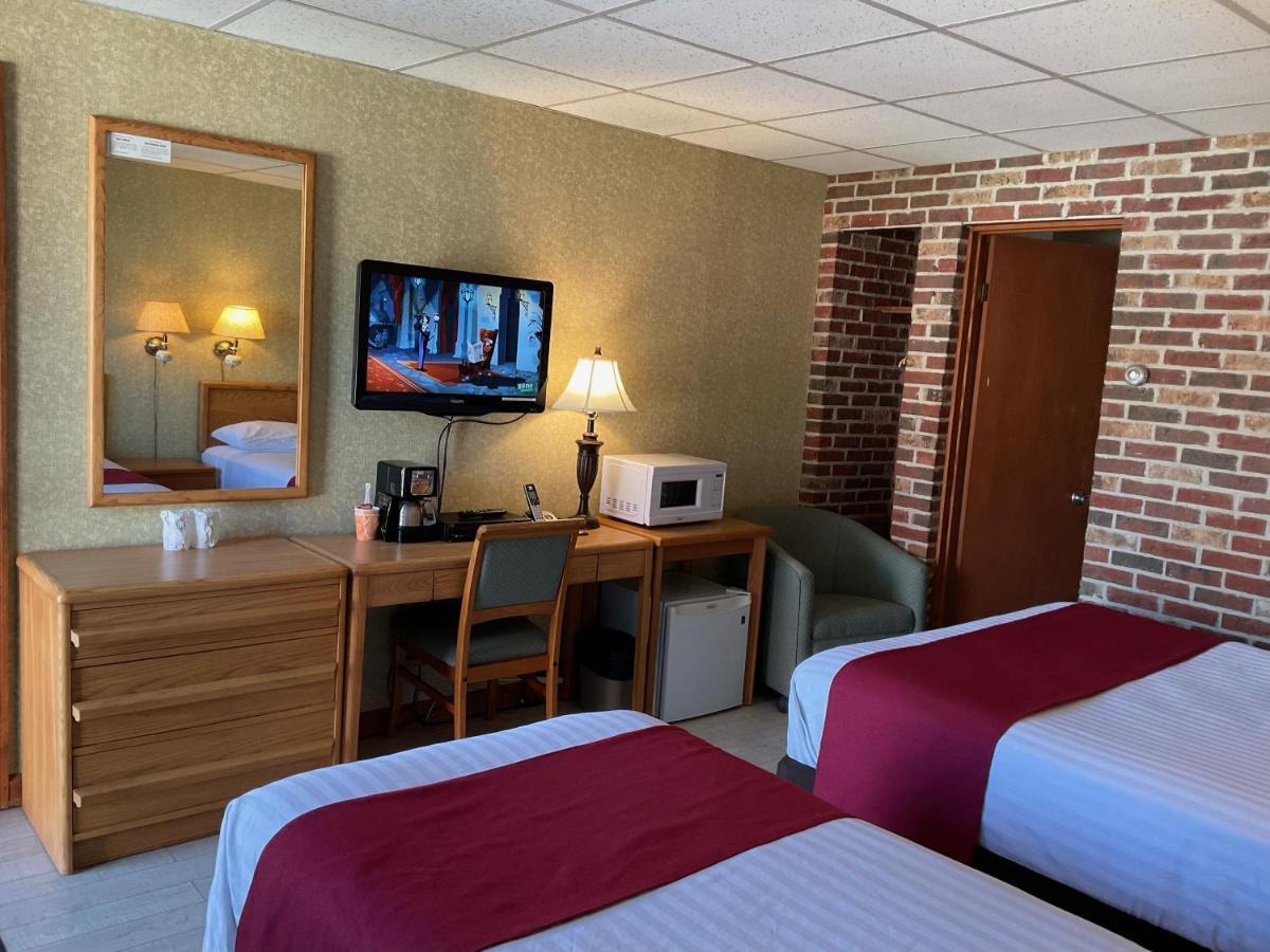 שרברוק Motel & Hotel La Paysanne מראה חיצוני תמונה