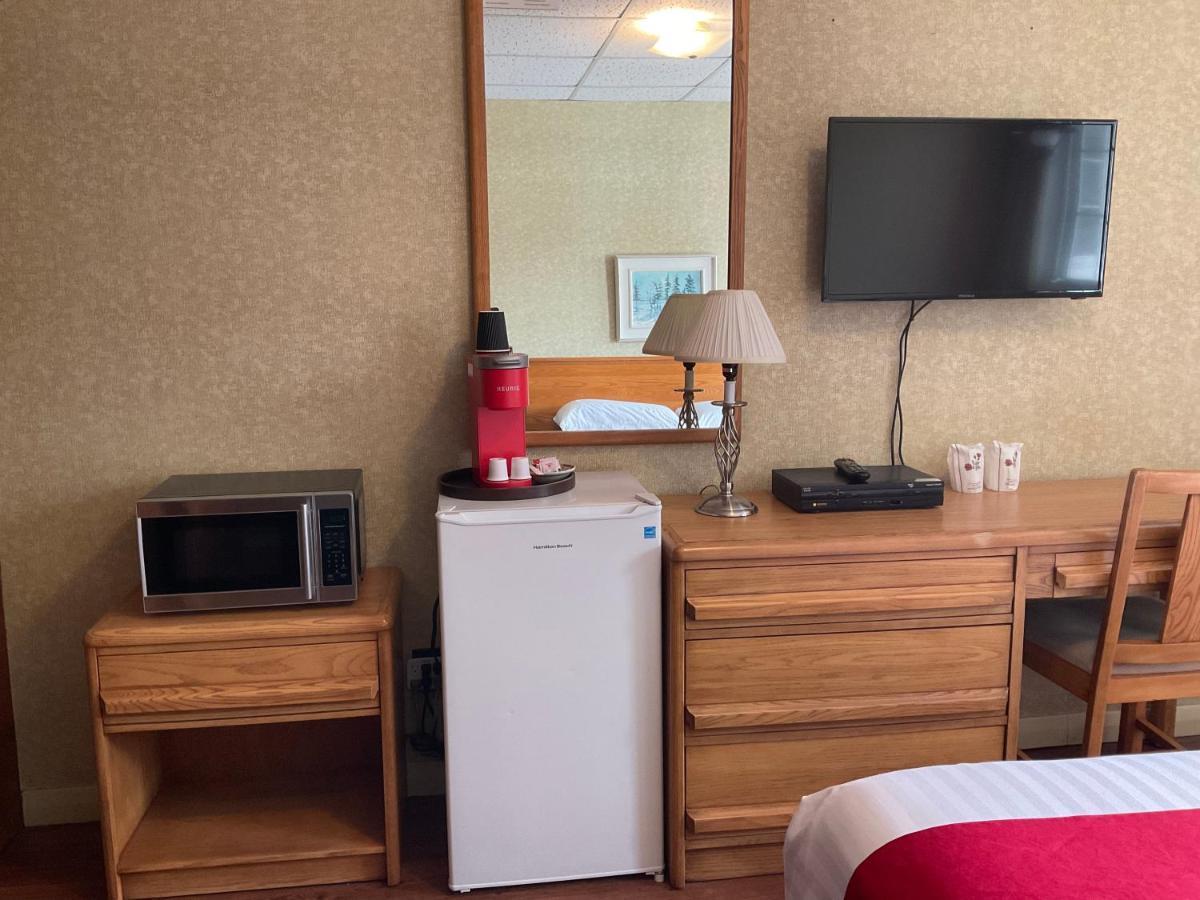 שרברוק Motel & Hotel La Paysanne מראה חיצוני תמונה
