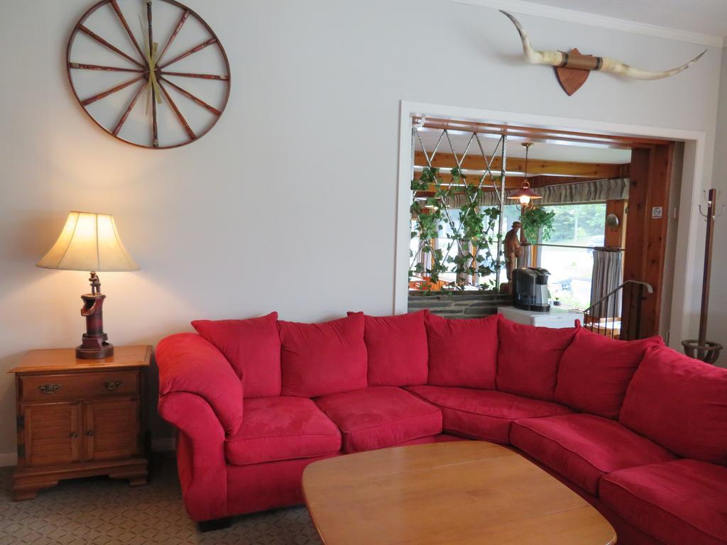 שרברוק Motel & Hotel La Paysanne מראה חיצוני תמונה