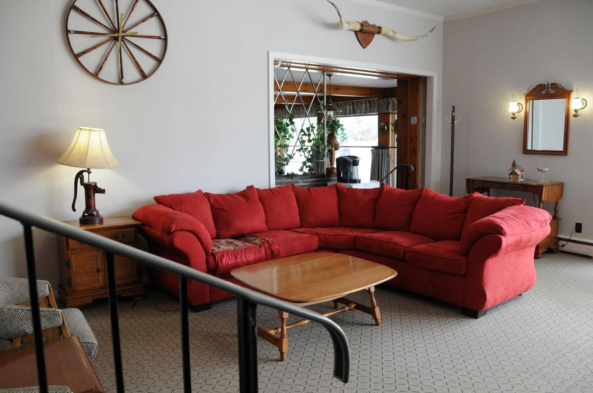שרברוק Motel & Hotel La Paysanne מראה חיצוני תמונה