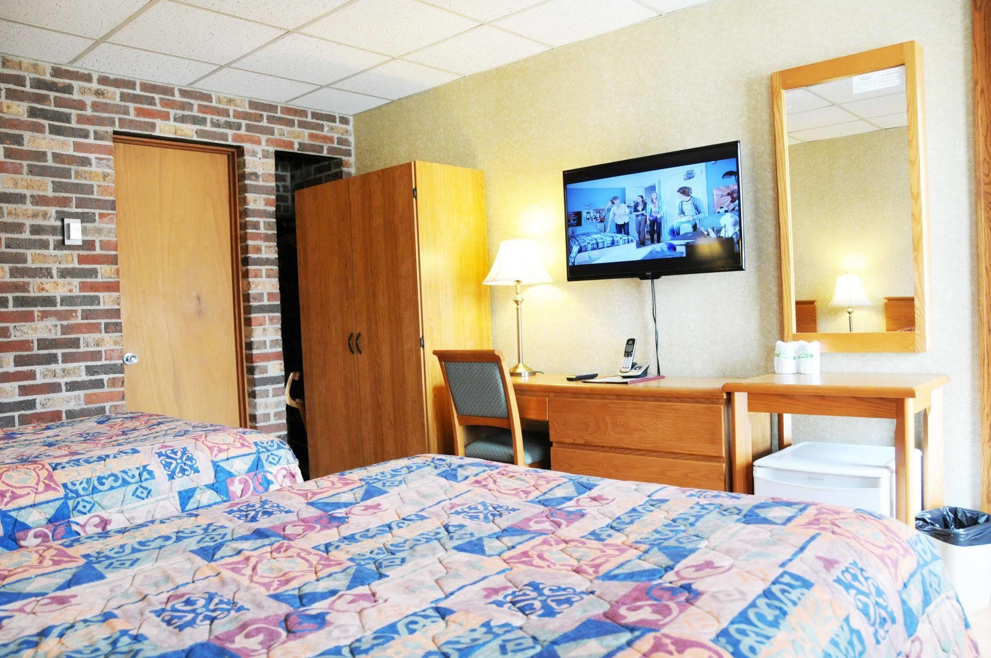 שרברוק Motel & Hotel La Paysanne מראה חיצוני תמונה