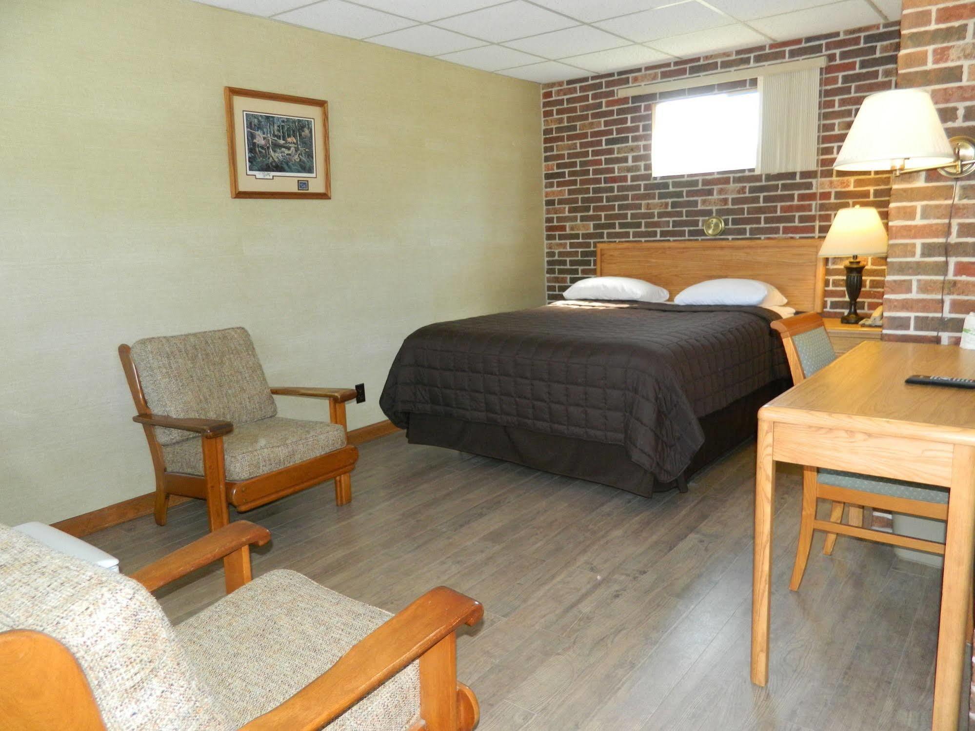 שרברוק Motel & Hotel La Paysanne מראה חיצוני תמונה
